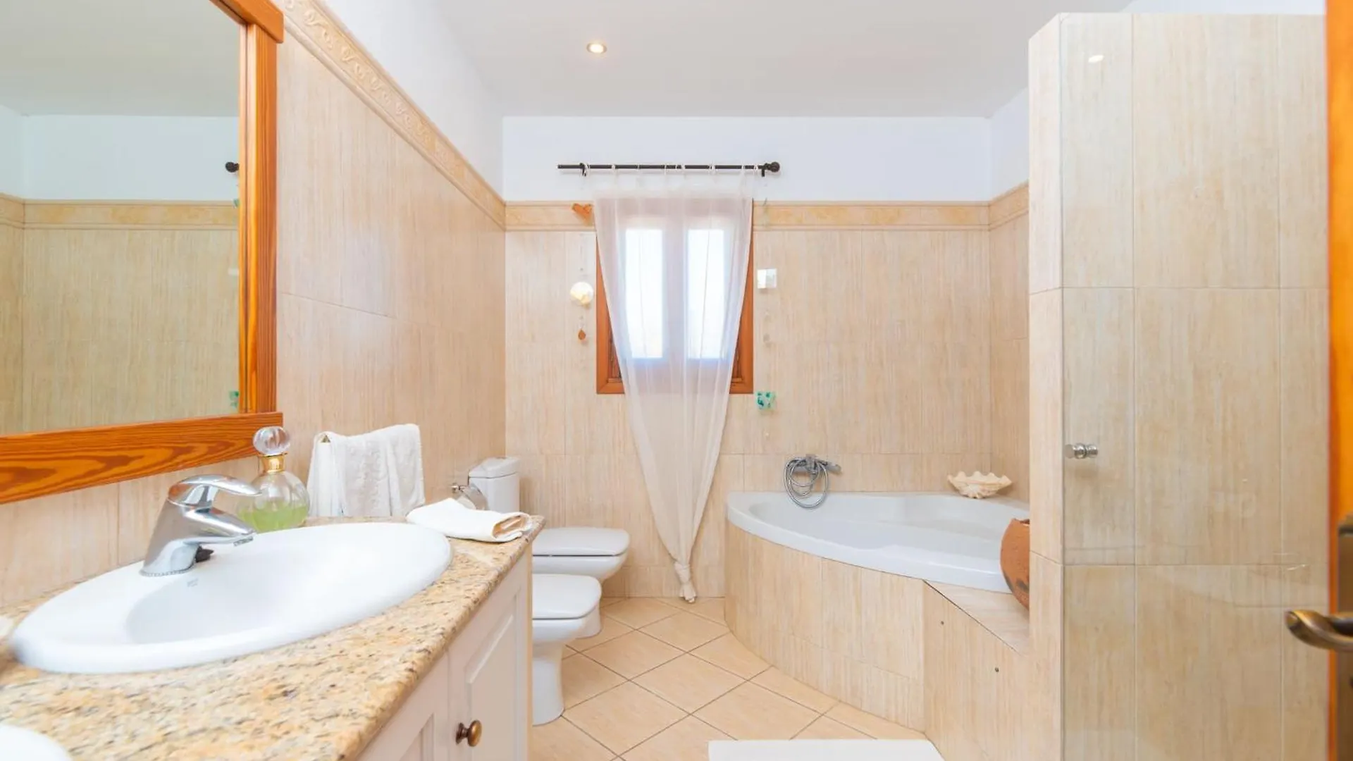 Villa Can Carmen Sant Carles de Peralta 0*,